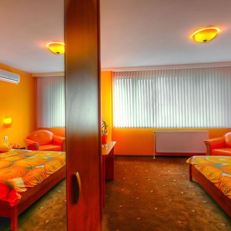 Family Hotel Mania Stara Zagora Exterior foto